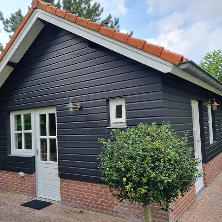 別荘 Achter Odiliapeel